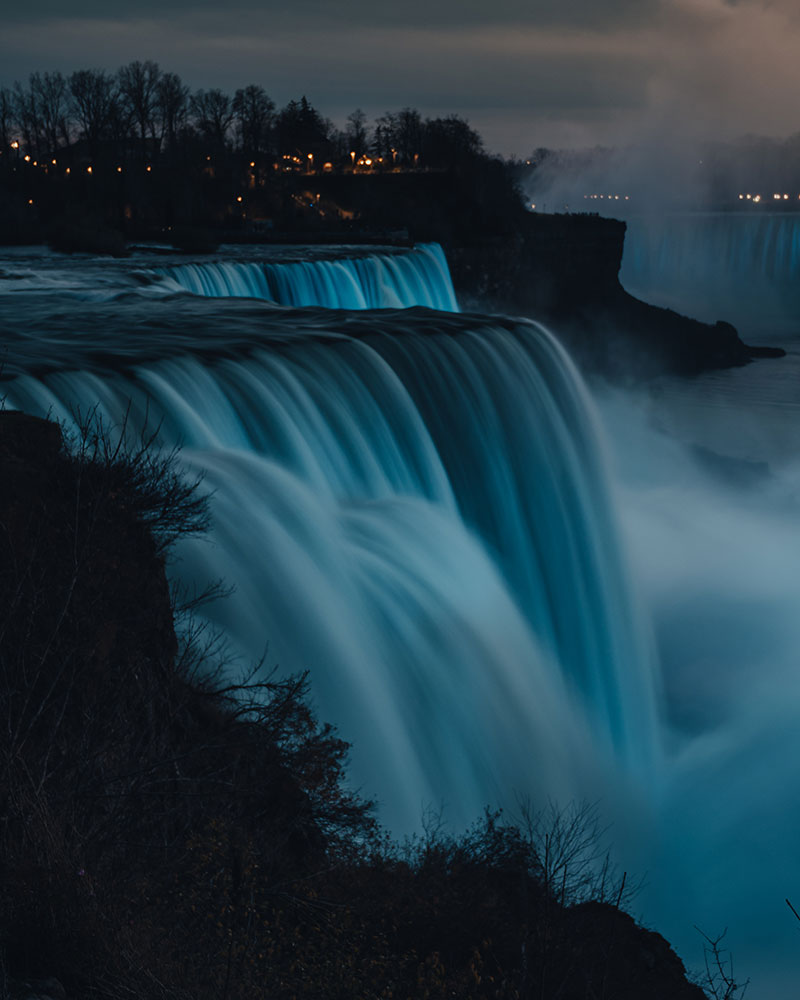Jeremey Jamieson photo of Niagara Falls at night